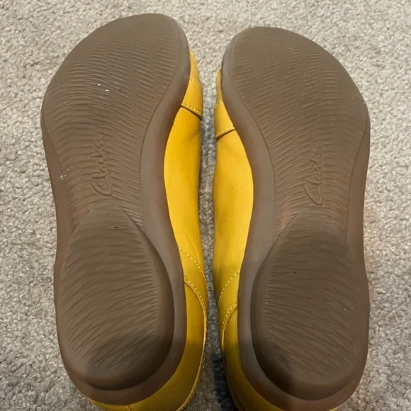 Clarks Gracelin Mia Ballet Flats in Mustard women’s size 7.5 - Picture 5 of 5